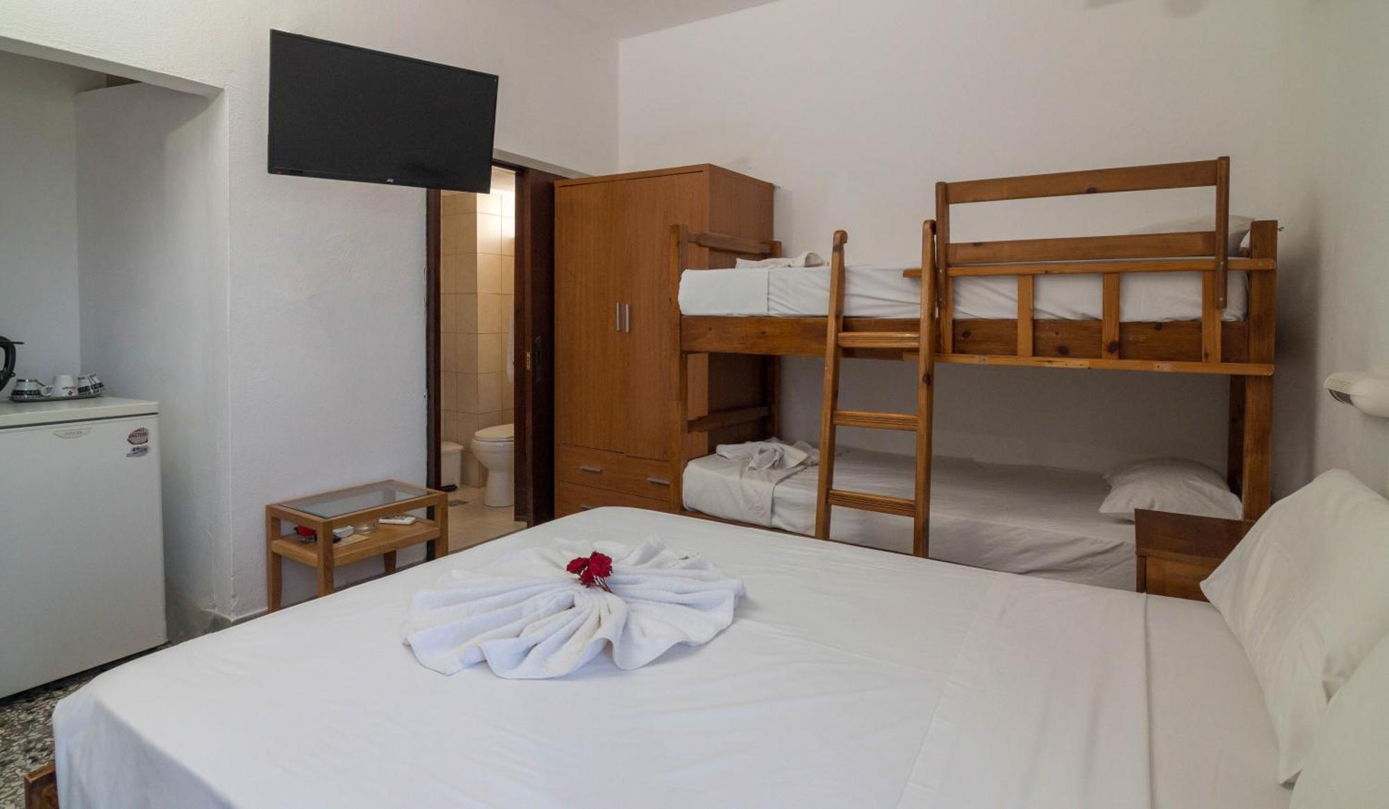 Minoa Sea Rooms ชูสท์ซูโรส ภายนอก รูปภาพ