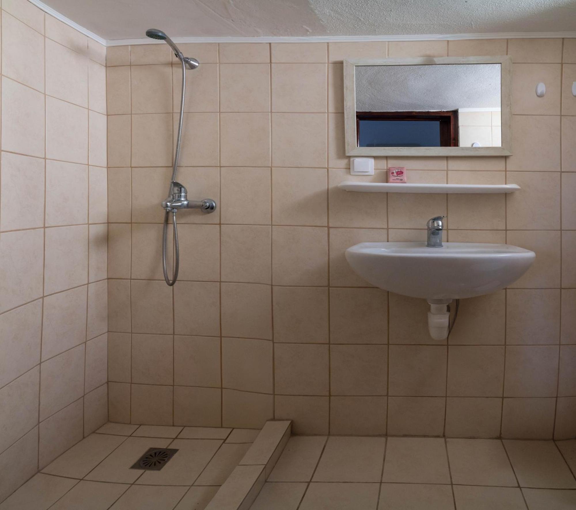 Minoa Sea Rooms ชูสท์ซูโรส ภายนอก รูปภาพ